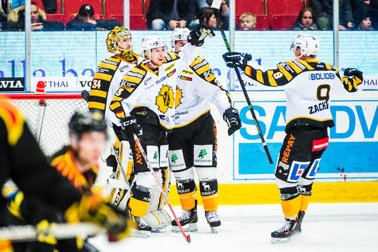 Skellefteås Niclas Burström jublar