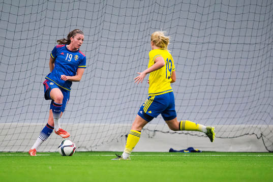 Pauline Hammarlund, blå