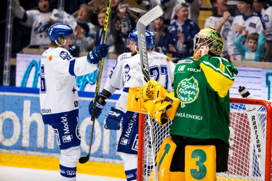 Leksands Filip Hedberg Viktor Mårtensson jublar bakom
