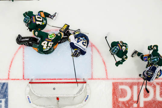 HV71 gör mål