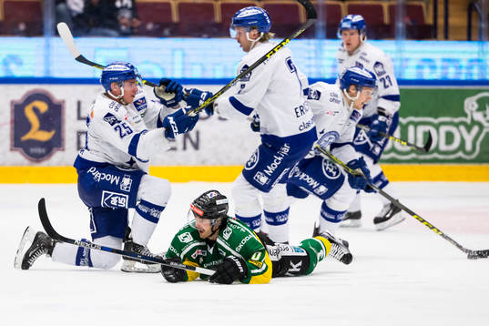 Leksands Matias Lassen Tobias Ericsson bakom Björklövens