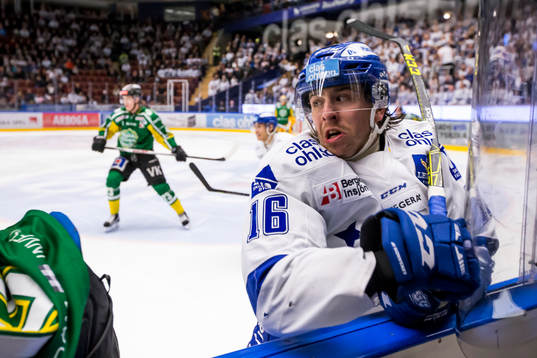 Leksands János Hári i ishockeymatchen i hockeyallsvenskan