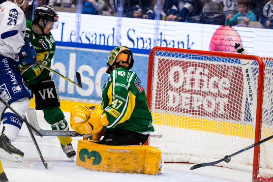 Leksands Viktor Mårtensson kvitterar till 2-2 bakom