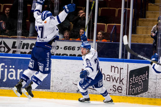 Leksands Viktor Mårtensson jublar