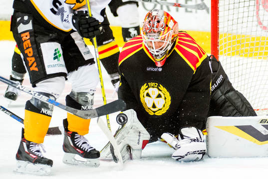 Brynäs målvakt Felix Sandström