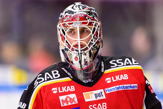 Luleås målvakt Oscar Masiello på uppvärmningen