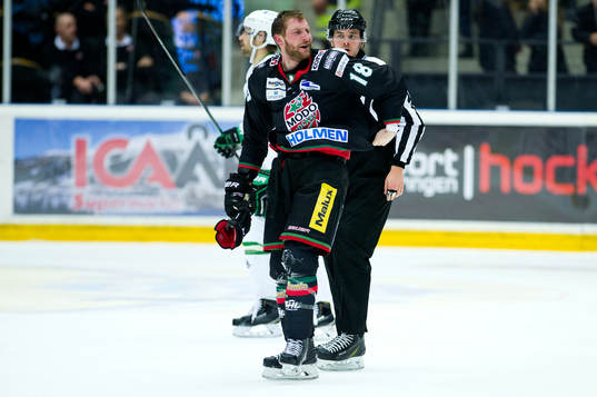 Modos Kyle Wilson blir utvisad