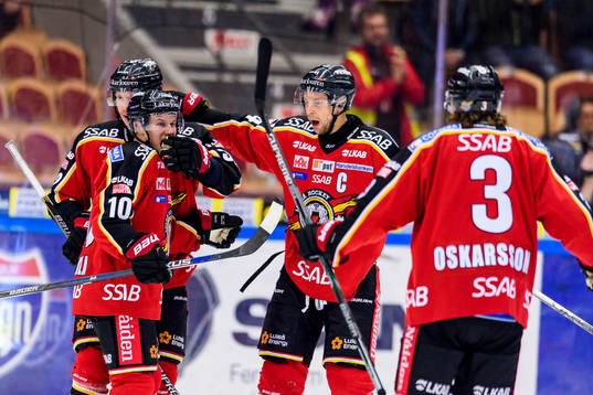 Luleås Toni Rajala(v) jublar