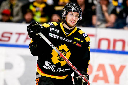 Skellefteås Niclas Burström jublar