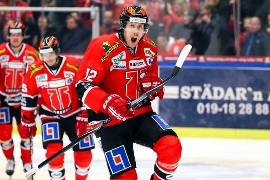 Örebros Marko Anttila  jublar
