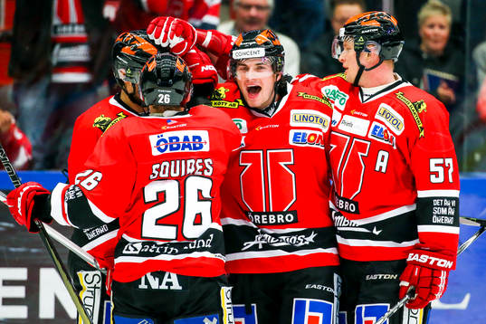 Örebros Petr Zamorsky jublar