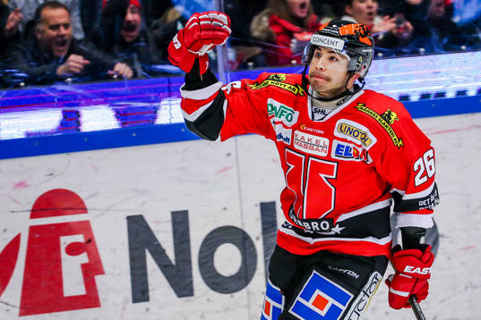 Örebros Greg Squires jublar