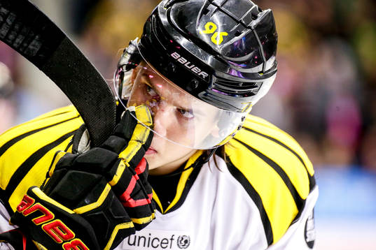 Brynäs Oskar Lindblom deppar