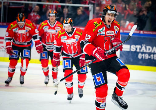 Örebros Marko Anttila gör 1-0 och jublar