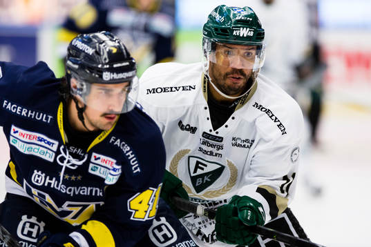 s Chris Campoli mot Färjestads Robbie Earl
