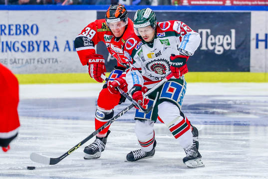 Örebros Ville Viitaluoma och Frölundas Elias Fälth