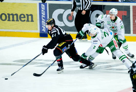 Modos Carl Grundström, Rögles Jens Hellgren och Filip