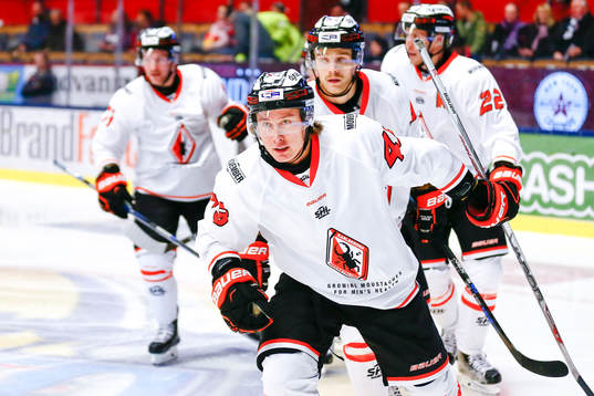 Karlskronas Filip Cruseman jublar