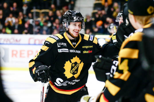 Skellefteås Niclas Burström jublar