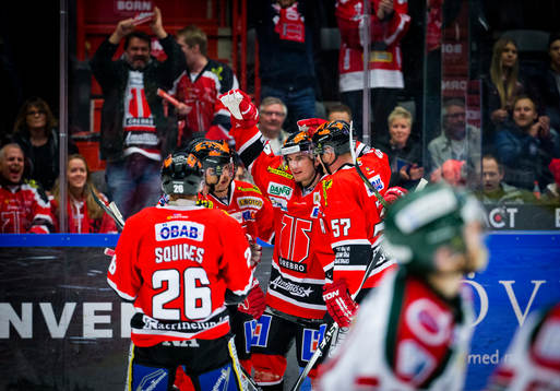 Örebros Petr Zamorsky gör 4-2 och jublar med Greg Squires