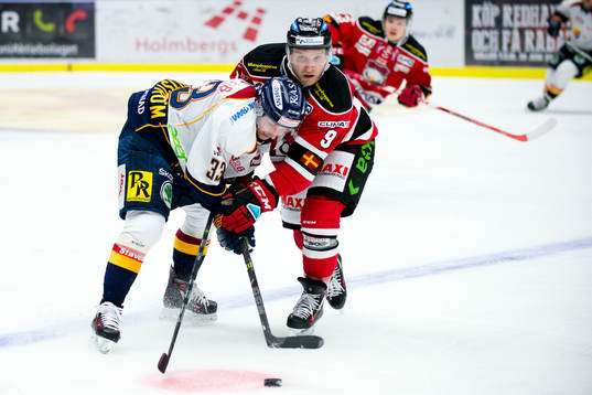 Djurgårdens Linus Hultström och Malmö Redhawks  Frederik