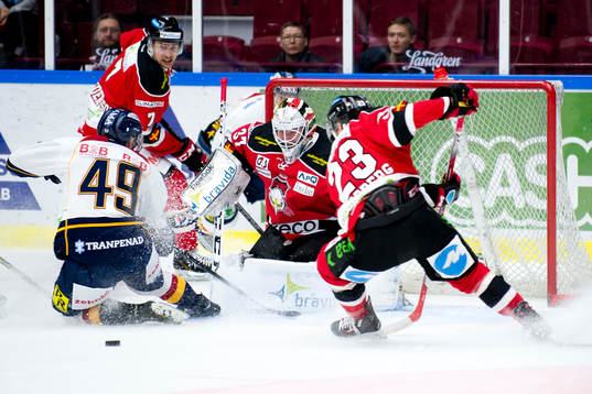 Djurgårdens Jonathan Davidsson och Malmö Redhawks