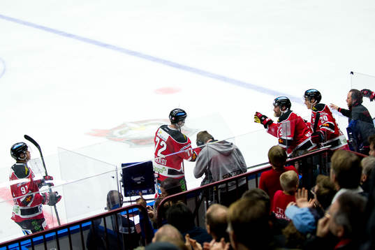 Malmö Redhawks  T.J. Galiardi jublar