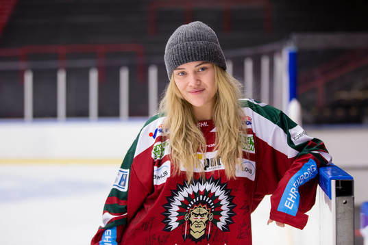 Idol finalisten Amanda Winberg på besök