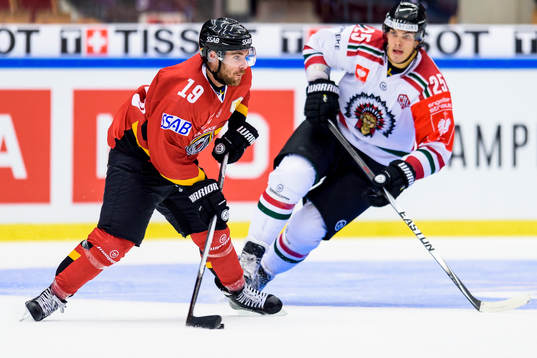 Luleås Jacob Lagacé med pucken