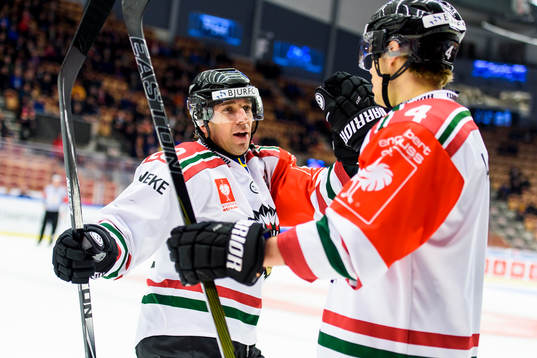 Frölundas Joel Lundqvist (v) och Jacob Larsson(h) jublar