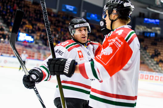 Frölundas Joel Lundqvist (v) och Jacob Larsson(h) jublar