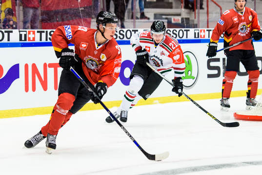 Luleås Christopher Mastomäki med pucken