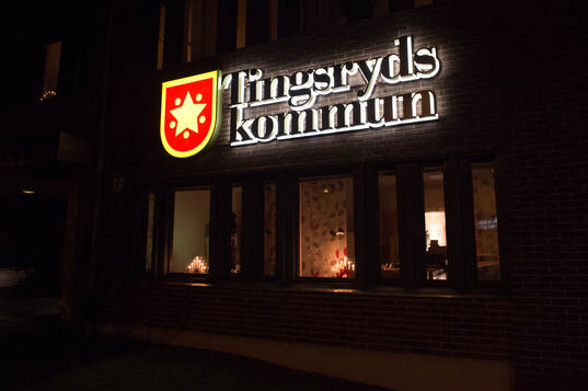 En skylt utanför Tingsryds Kommunhus