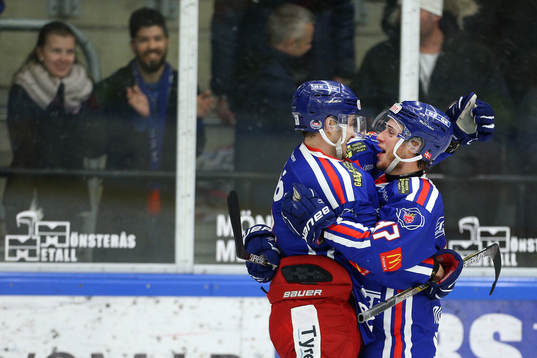 Oskarshamns Joakim Hagelin jublar