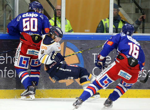 Oskarshamns Oscar Engsund trycker till Sundsvalls Simon