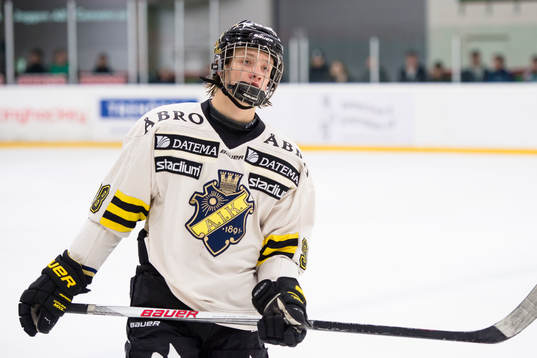 s Jesper Bratt