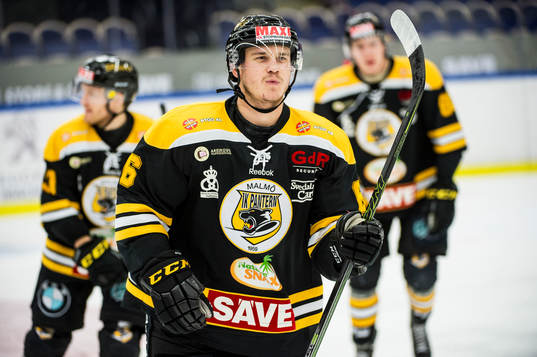 Panterns Emil Carnestad jublar åt 1-0