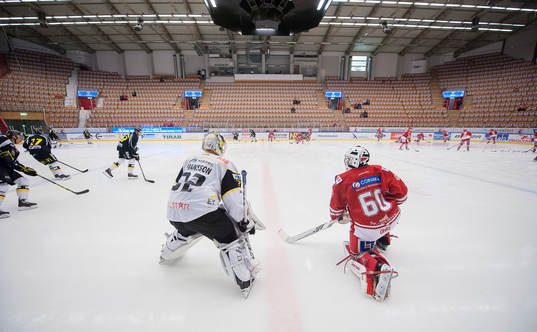 Västerås målvakt Jonas Fransson och Timrås målvakt