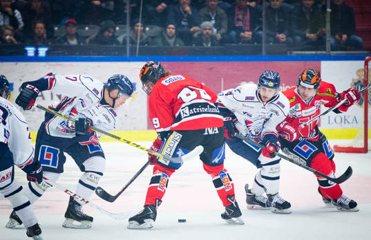 Örebros Glenn Gustafsson gör sitt första byte i SHL