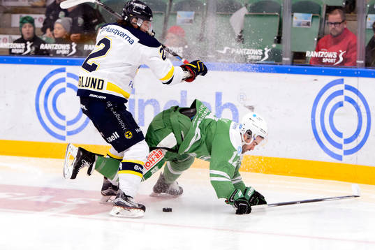 s Kristofer Berglund mot Rögles Jack Connolly