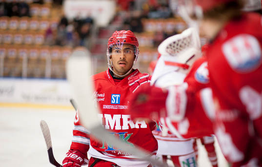 Timrås Jeremy Boyce-Rotevall jublar