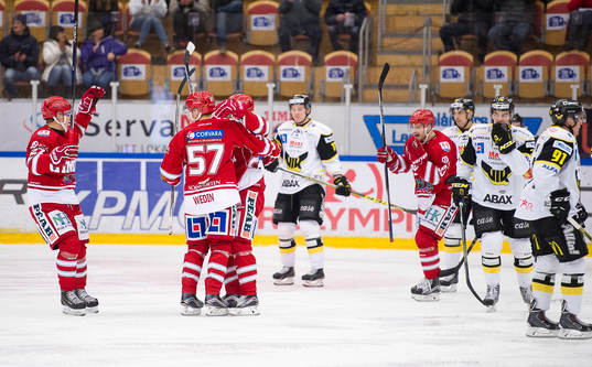 Timrås Jeremy Boyce-Rotevall och Anton Wedin  jublar