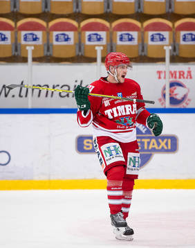 Timrås Johan Persson jublar