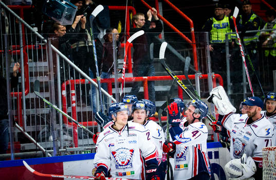 Jubel framför fansen