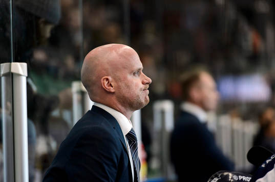 s assisterande tränare Tim Brithén