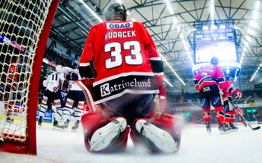 Linköpings Garret Roe gör 1-3 på Örebros målvakt