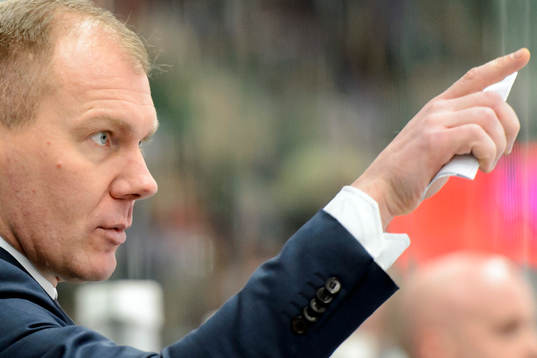 s tränare Johan Lindbom