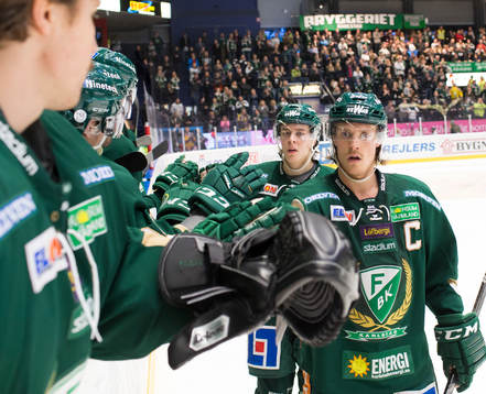 Färjestads Magnus Nygren  och Joakim Nygård  jublar