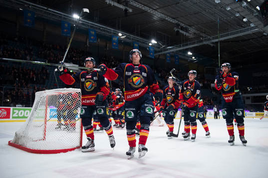 Djurgården jublar och firar med fansen