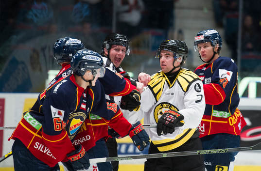 Slagsmål mellan Djurgårdens Marcus Sörensen och Brynäs
